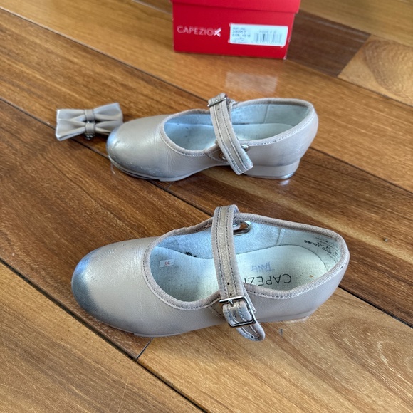 Capezio Tap shoes girl size 10 - Picture 5 of 5